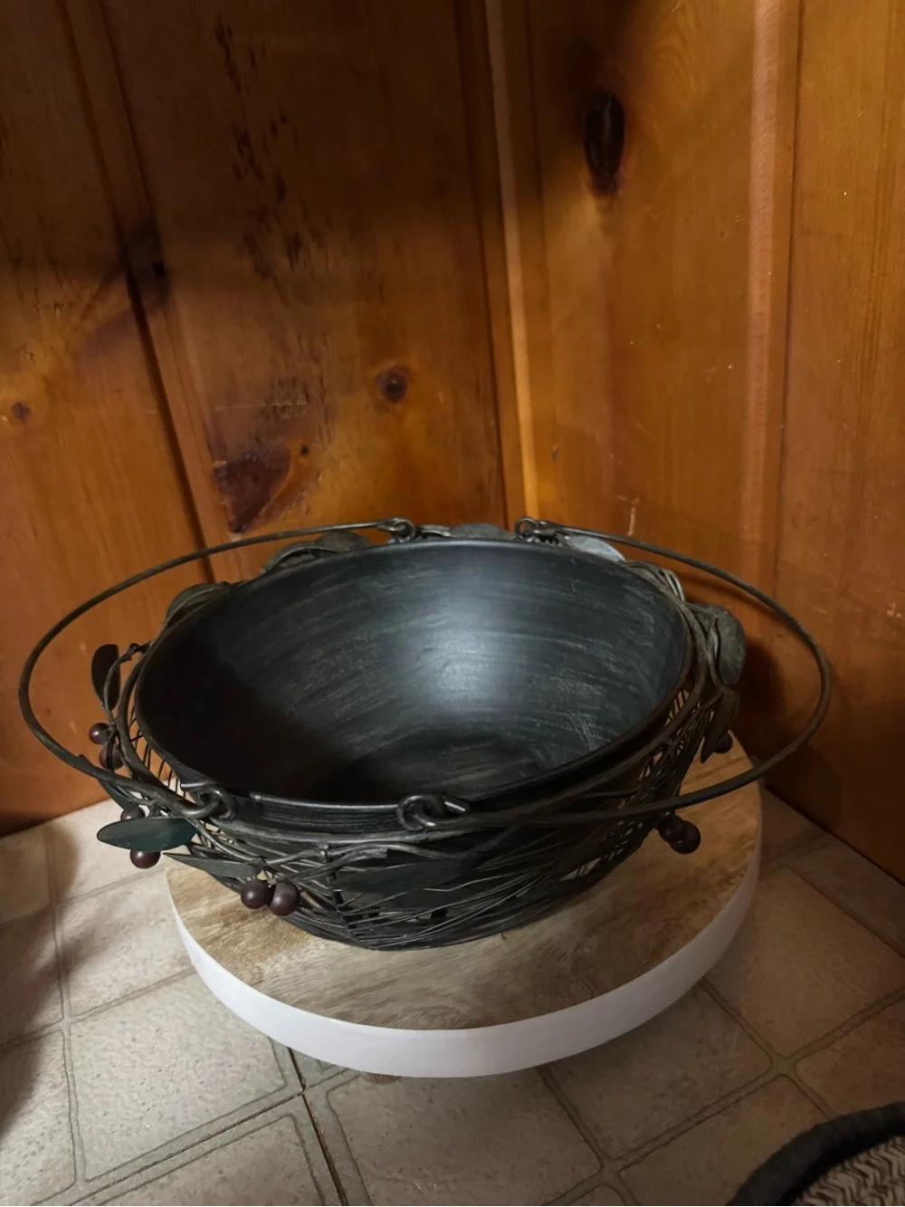 Decorative Handled Metal Basket/bowl with Leaf Accents - Dark Green/Black/red